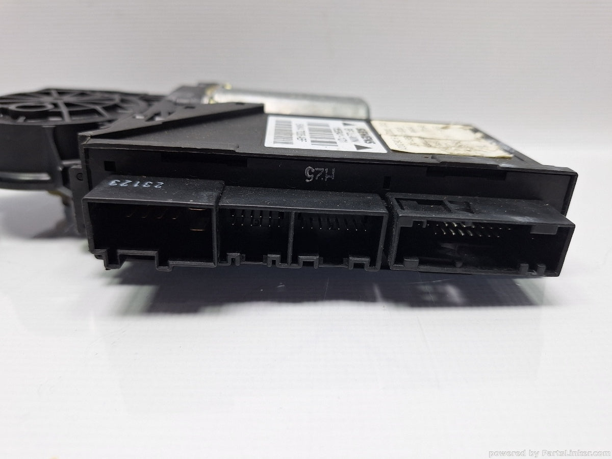 Motoras macara geam dreapta fata AUDI A4 II (8E2, B6) [ 2000 - 2005 ] 2.0 (ALT) 96KW|130HP 8E1959802B