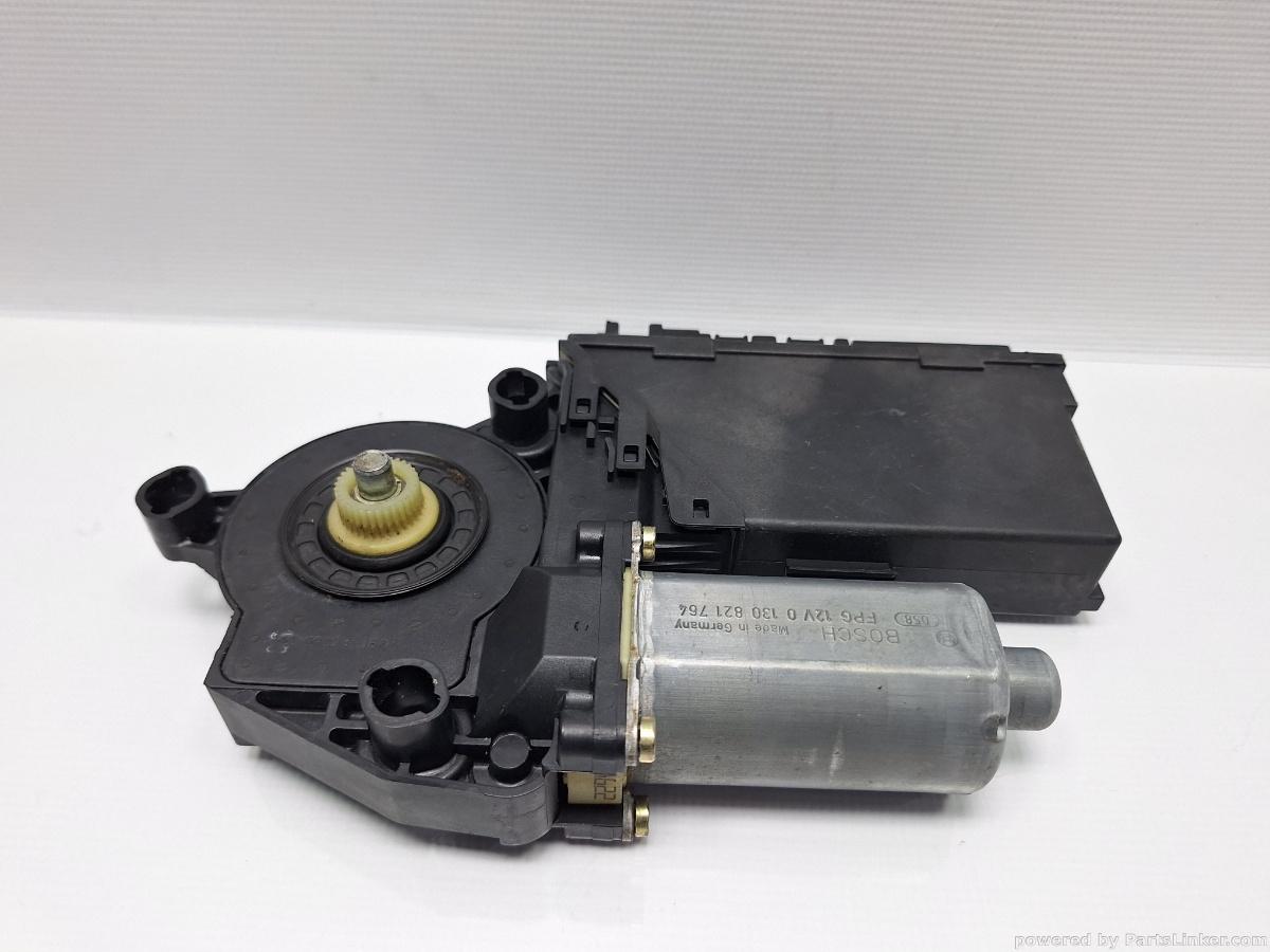 Motoras macara geam dreapta fata AUDI A4 II (8E2, B6) [ 2000 - 2005 ] 2.0 (ALT) 96KW|130HP OEM 8E1959802B