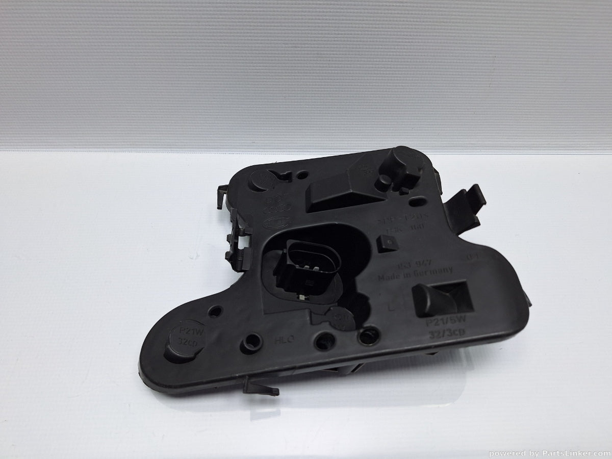 Soclu stop Stanga AUDI A4 II (8E2, B6) [ 2000 - 2005 ] 2.0 (ALT) 96KW|130HP HELLA 153947