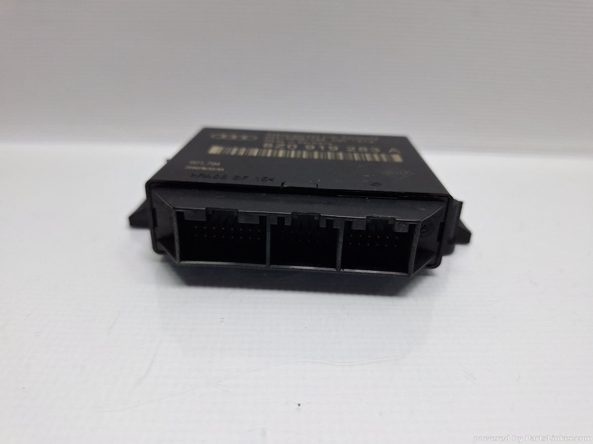 Calculator senzori parcare AUDI A4 II (8E2, B6) [ 2000 - 2005 ] 2.0 (ALT) 96KW|130HP 8Z0919283A