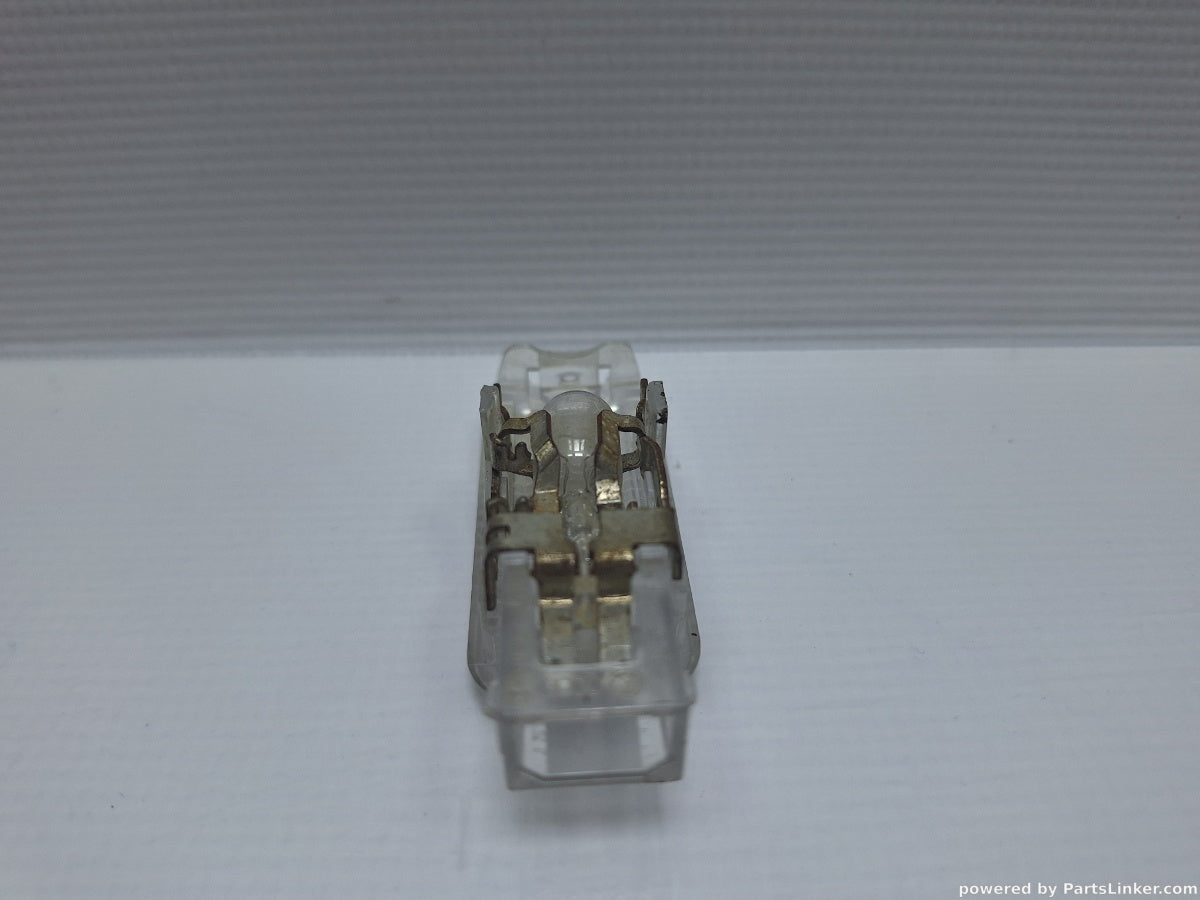 Lampa usa AUDI A4 II (8E2, B6) [ 2000 - 2005 ] 2.0 (ALT) 96KW|130HP 4B0947415