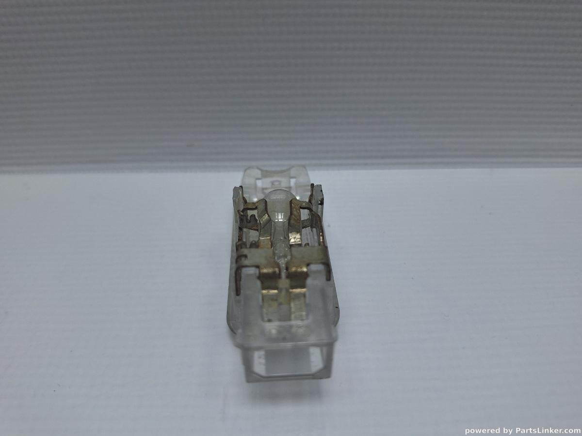 Lampa usa AUDI A4 II (8E2, B6) [ 2000 - 2005 ] 2.0 (ALT) 96KW|130HP OEM 4B0947415