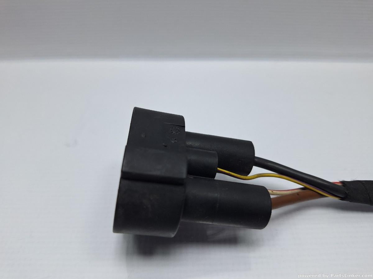 Conector electroventilaor racire VOLKSWAGEN GOLF V (1K1) [ 2003 - 2009 ] TDI (BKC, BLS, BXE) 77KW|105HP OEM 1K0906234