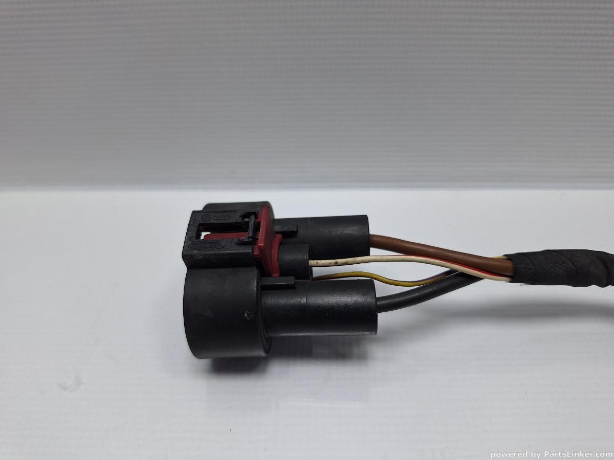 Conector electroventilaor racire VOLKSWAGEN GOLF V (1K1) [ 2003 - 2009 ] TDI (BKC, BLS, BXE) 77KW|105HP OEM 1K0906234