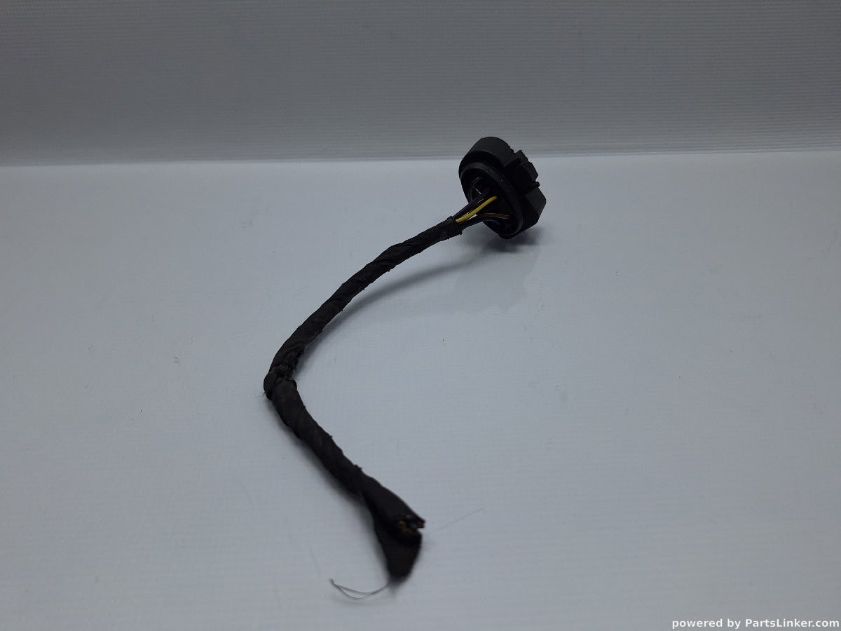 Conector far AUDI A4 II (8E2, B6) [ 2000 - 2005 ] 2.0 (ALT) 96KW|130HP 6R0973735