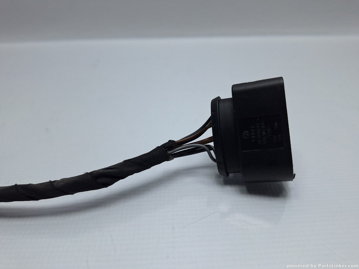 Conector far AUDI A4 II (8E2, B6) [ 2000 - 2005 ] 2.0 (ALT) 96KW|130HP 6R0973735