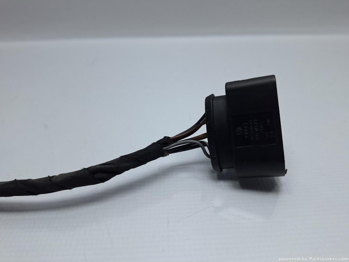 Conector far AUDI A4 II (8E2, B6) [ 2000 - 2005 ] 2.0 (ALT) 96KW|130HP OEM 6R0973735