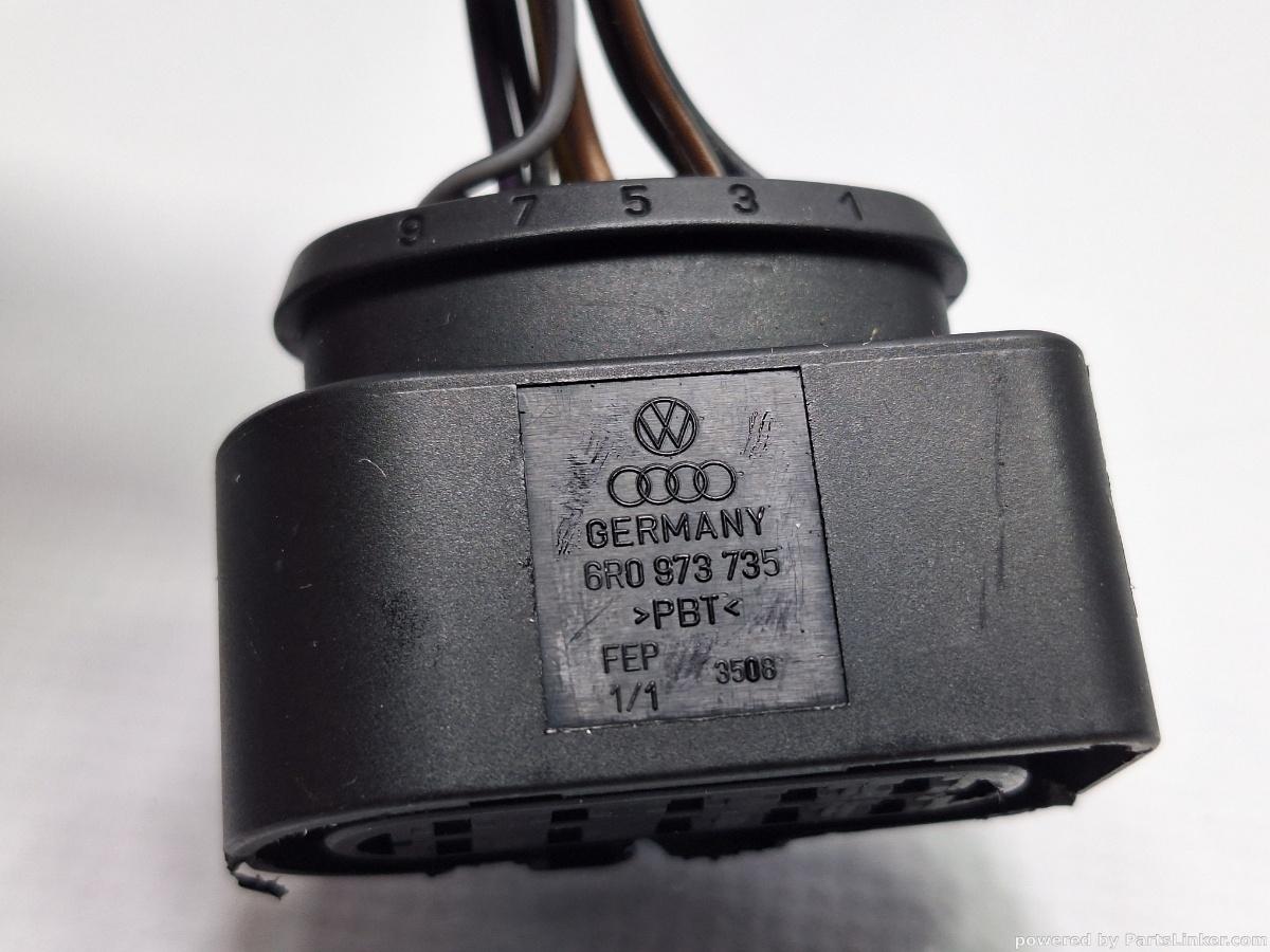 Conector far AUDI A4 II (8E2, B6) [ 2000 - 2005 ] 2.0 (ALT) 96KW|130HP OEM 6R0973735