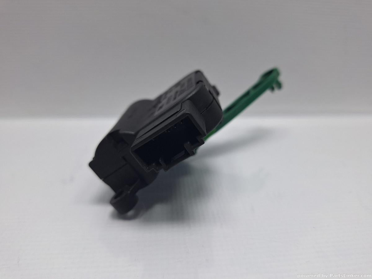 Motoras clapeta aeroterma AUDI A4 II (8E2, B6) [ 2000 - 2005 ] 2.0 (ALT) 96KW|130HP BOSCH 0132801303 OEM 8E1820511B