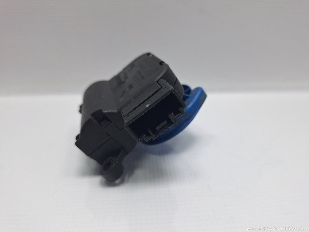 Motoras clapeta aeroterma AUDI A4 II (8E2, B6) [ 2000 - 2005 ] 2.0 (ALT) 96KW|130HP BOSCH 0132801304 8E1820511E