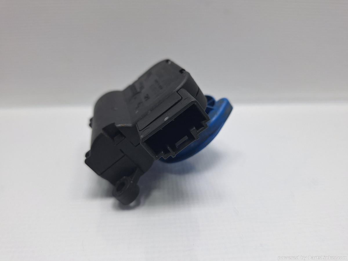 Motoras clapeta aeroterma AUDI A4 II (8E2, B6) [ 2000 - 2005 ] 2.0 (ALT) 96KW|130HP BOSCH 0132801304 OEM 8E1820511E