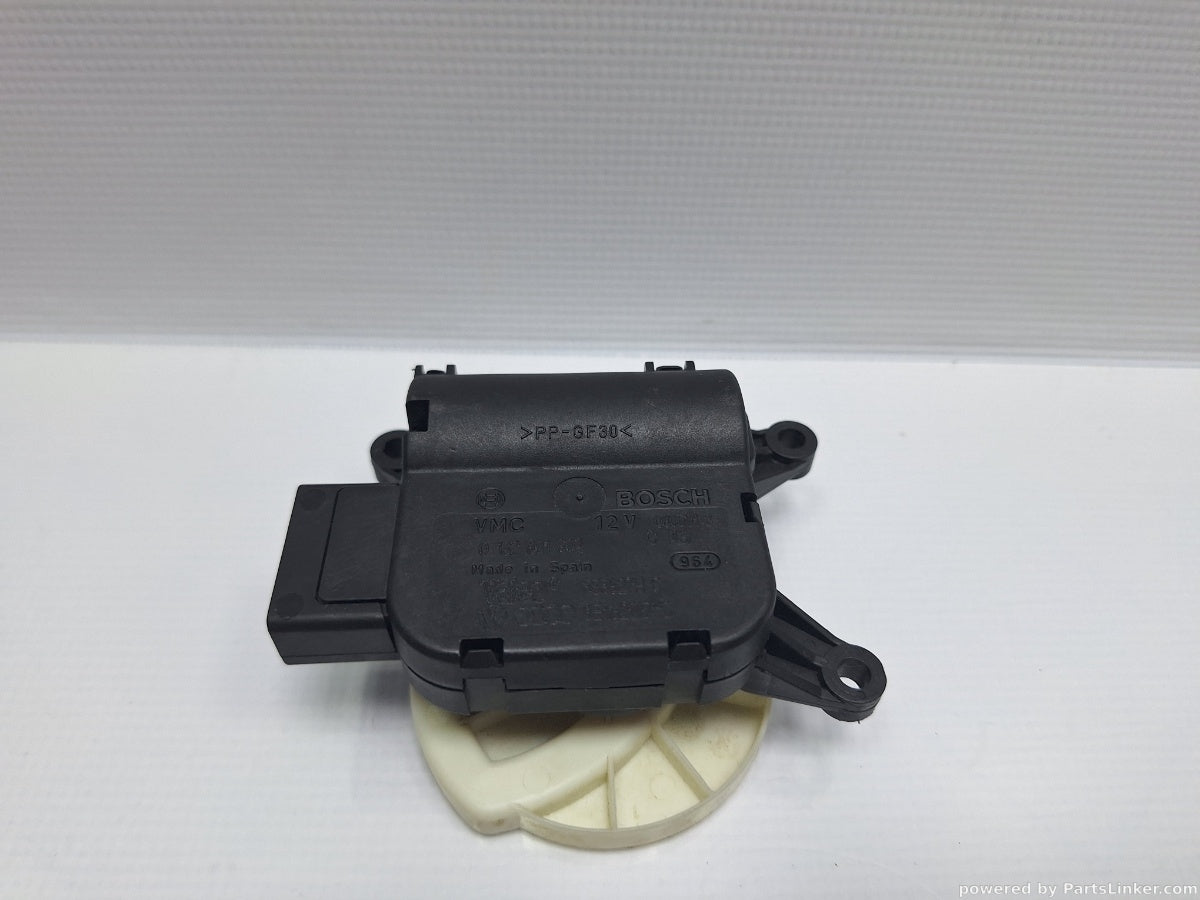 Motoras clapeta aeroterma AUDI A4 II (8E2, B6) [ 2000 - 2005 ] 2.0 (ALT) 96KW|130HP BOSCH 0132801302 8E1820511C