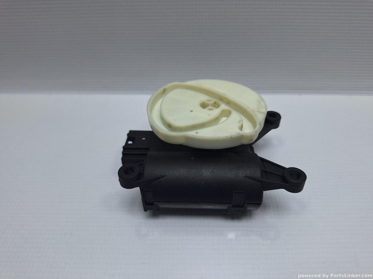 Motoras clapeta aeroterma AUDI A4 II 8E2, B6 2000 - 2005 2.0 ALT BOSCH 0132801302 8E1820511C