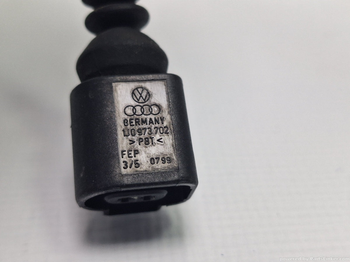 Mufa/conector 2 pini AUDI A4 II (8E2, B6) [ 2000 - 2005 ] 2.0 (ALT) 96KW|130HP 1J0 973 702