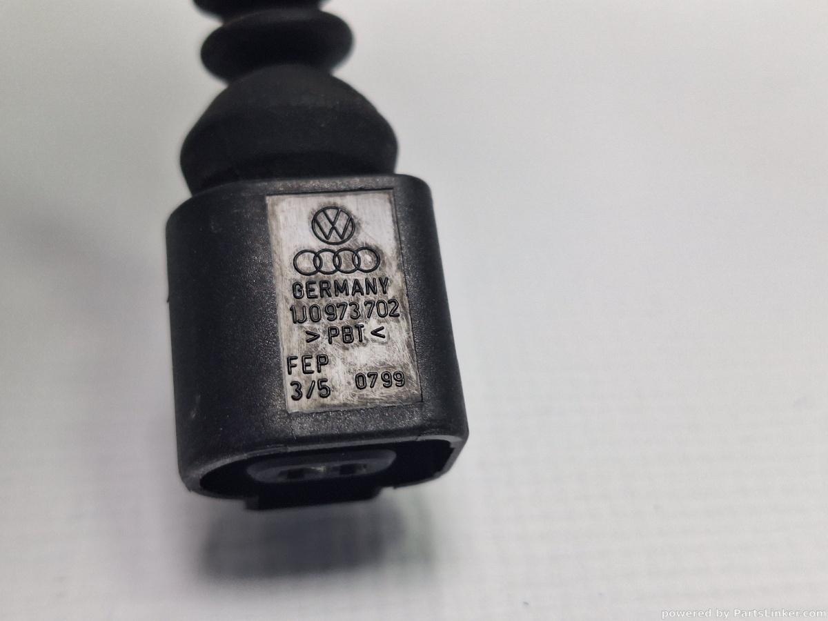 Mufa/conector 2 pini AUDI A4 II (8E2, B6) [ 2000 - 2005 ] 2.0 (ALT) 96KW|130HP OEM 1J0 973 702