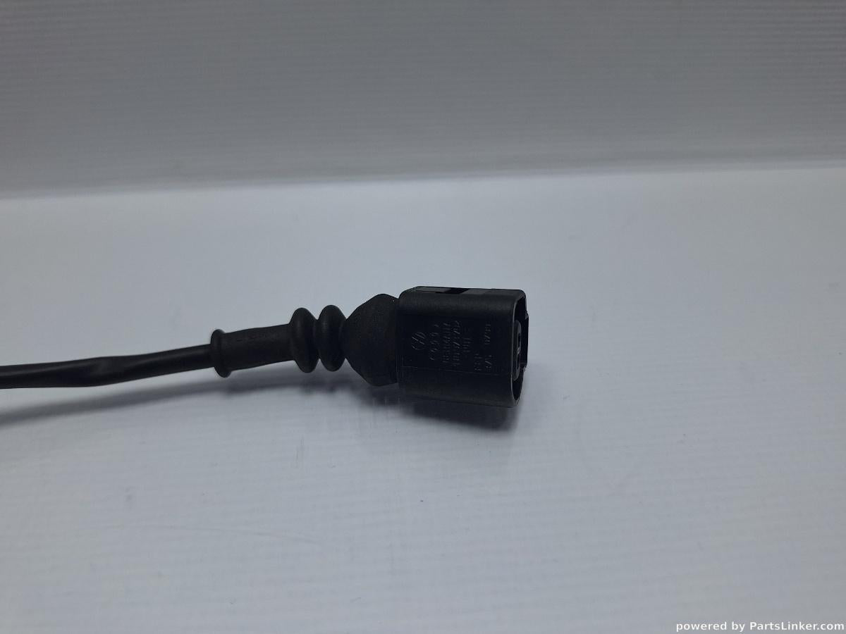 Mufa/conector 2 pini AUDI A4 II (8E2, B6) [ 2000 - 2005 ] 2.0 (ALT) 96KW|130HP OEM 1J0 973 702