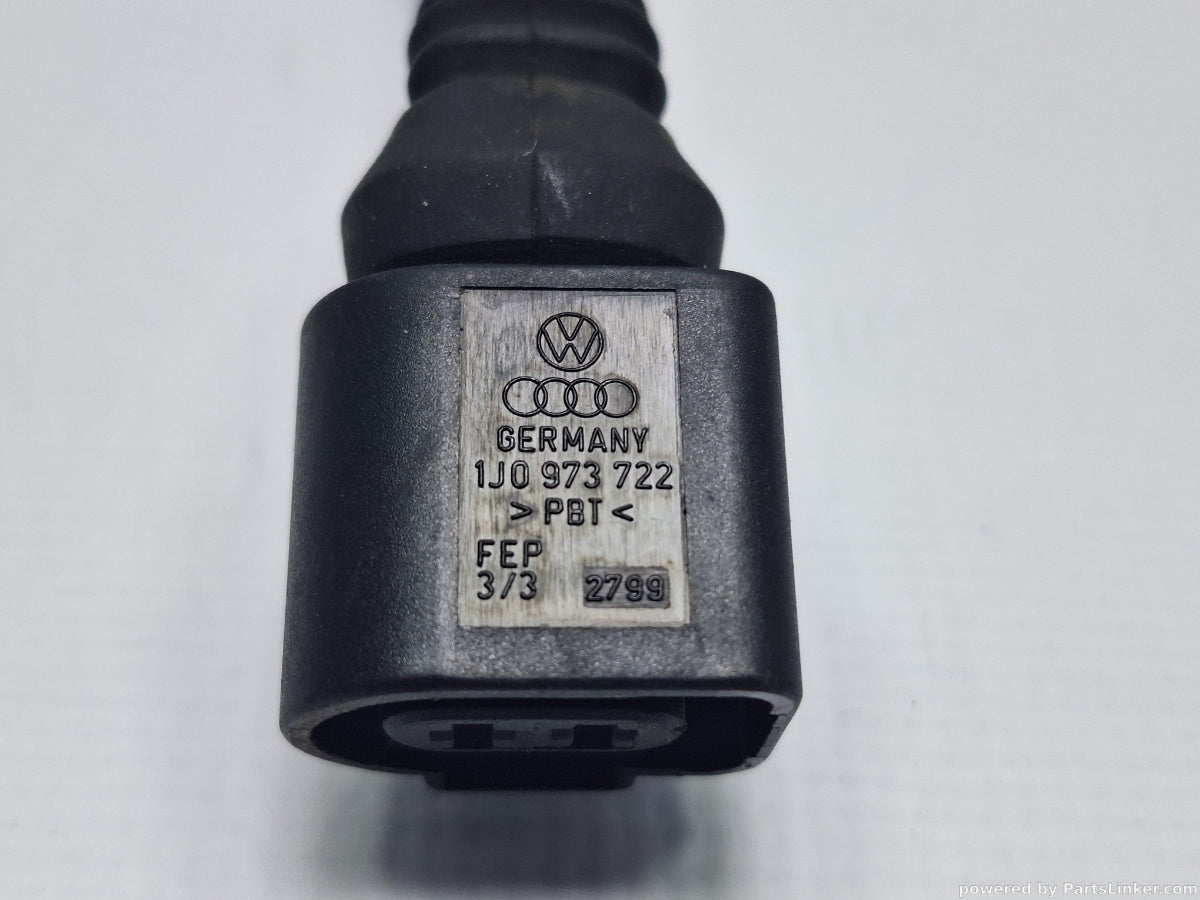 Mufa / conector 2 pini AUDI A4 II (8E2, B6) [ 2000 - 2005 ] 2.0 (ALT) 96KW|130HP 1J0973722
