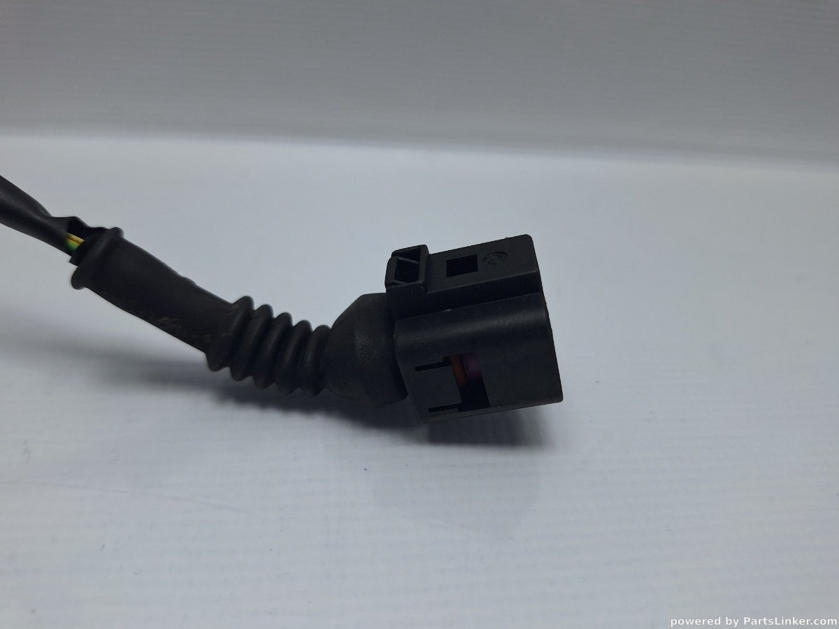 Mufa / conector 2 pini AUDI A4 II (8E2, B6) [ 2000 - 2005 ] 2.0 (ALT) 96KW|130HP 1J0973722