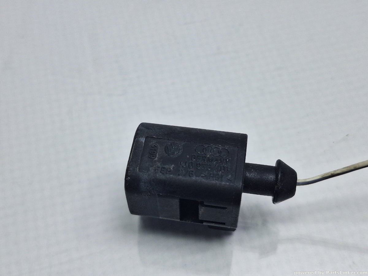 Mufa / conector 1 pin AUDI A4 II (8E2, B6) [ 2000 - 2005 ] 2.0 (ALT) 96KW|130HP 1J0973701