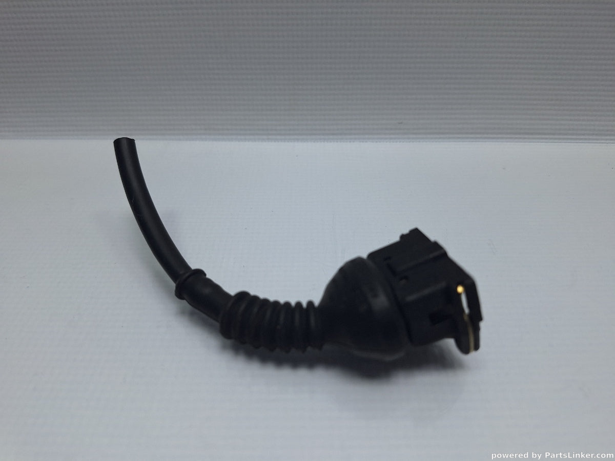 Mufa/conector 3 pini AUDI A4 II (8E2, B6) [ 2000 - 2005 ] 2.0 (ALT) 96KW|130HP 443906233