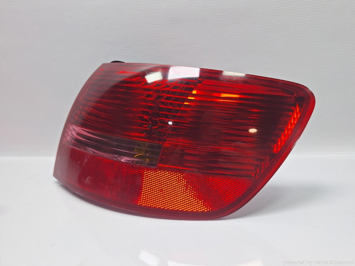 Stop aripa dreapta AUDI A6 III Avant (4F5, C6) [ 2005 - 2011 ] TDI (BLB, BRE) 103KW|140HP Valeo 89036920