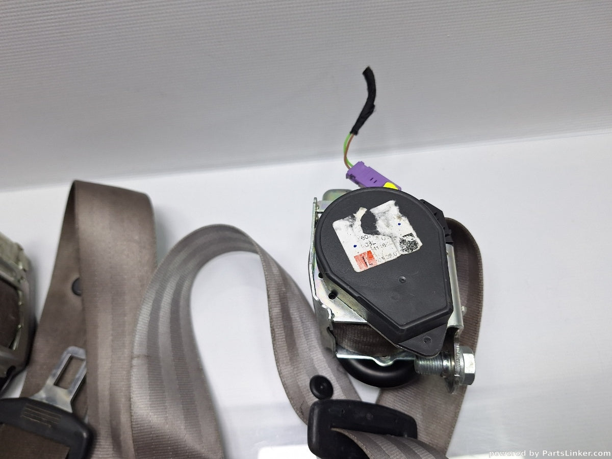 Centuri de siguranta fata AUDI A6 III Avant (4F5, C6) [ 2005 - 2011 ] TDI (BLB, BRE) 103KW|140HP 4F0857705A , 4F0857706A