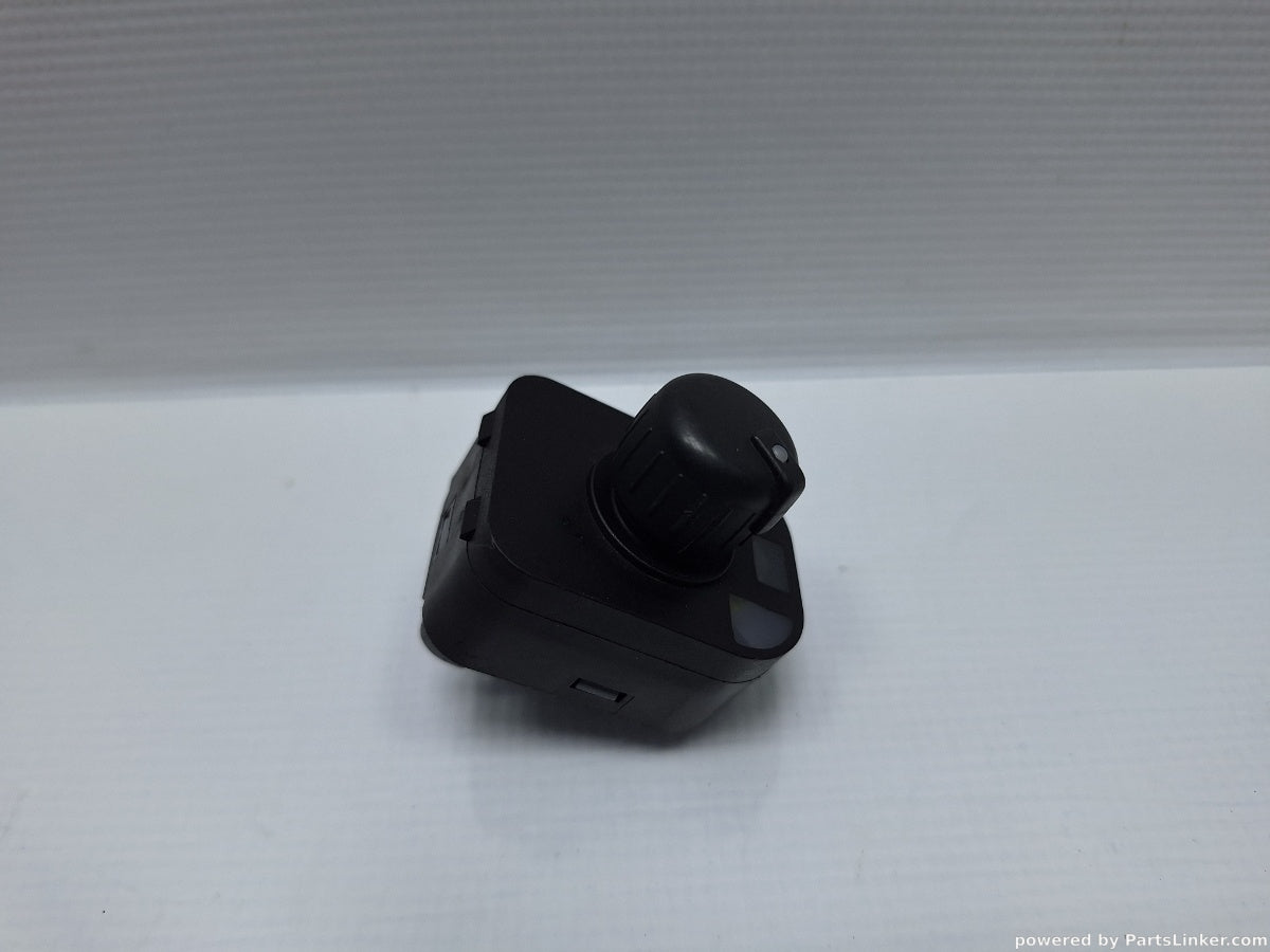 Buton reglaj oglinzi AUDI A6 III Avant (4F5, C6) [ 2005 - 2011 ] TDI (BLB, BRE) 103KW|140HP 8E0959565