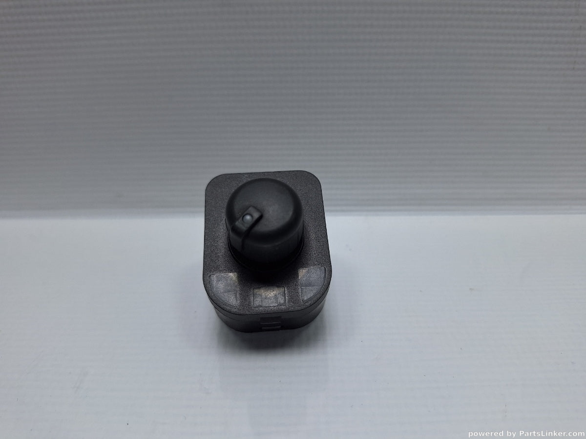 Buton reglaj oglinzi AUDI A6 III Avant (4F5, C6) [ 2005 - 2011 ] TDI (BLB, BRE) 103KW|140HP 8E0959565