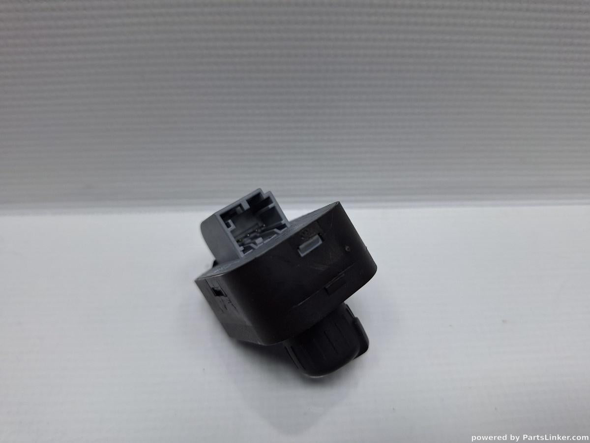 Buton reglaj oglinzi AUDI A6 III Avant (4F5, C6) [ 2005 - 2011 ] TDI (BLB, BRE) 103KW|140HP OEM 8E0959565