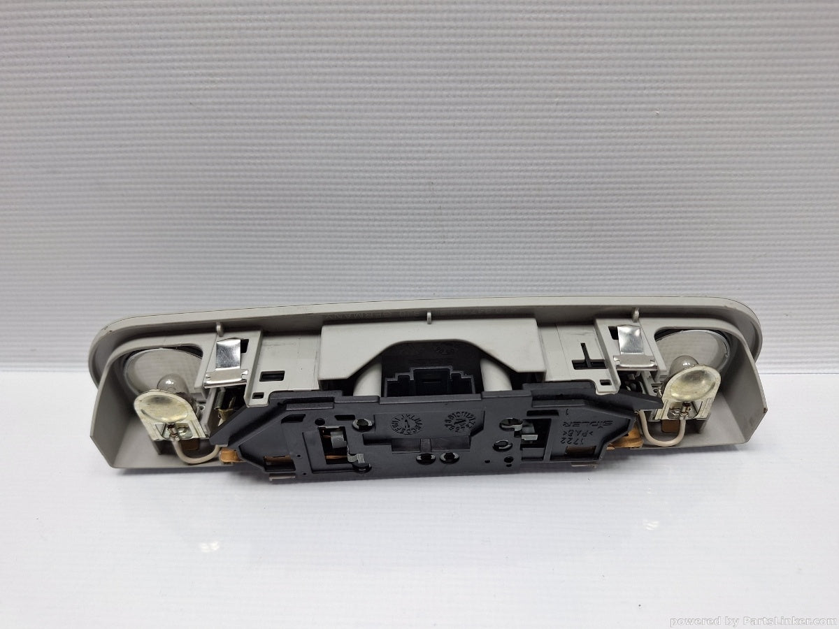 Lampa plafon AUDI A6 III Avant (4F5, C6) [ 2005 - 2011 ] TDI (BLB, BRE) 103KW|140HP 4L0947111B