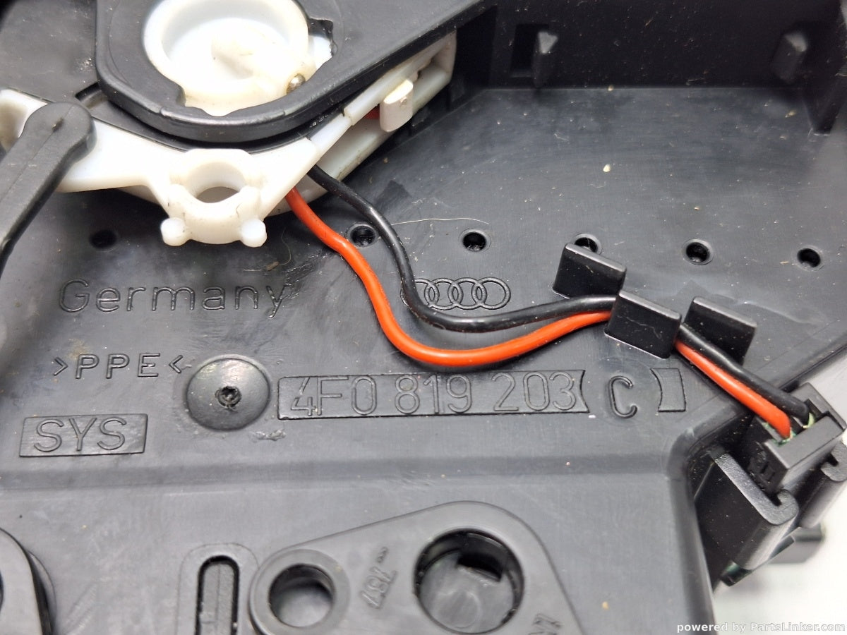 Grila ventilatie pasageri AUDI A6 III Avant (4F5, C6) [ 2005 - 2011 ] TDI (BLB, BRE) 103KW|140HP 4F0819203C