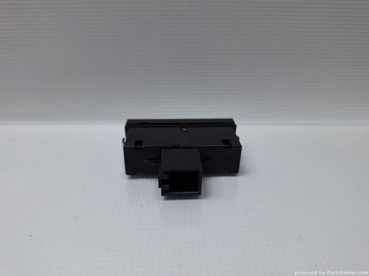 Buton avarie AUDI A6 III Avant (4F5, C6) [ 2005 - 2011 ] TDI (BLB, BRE) 103KW|140HP OEM 4F0941509