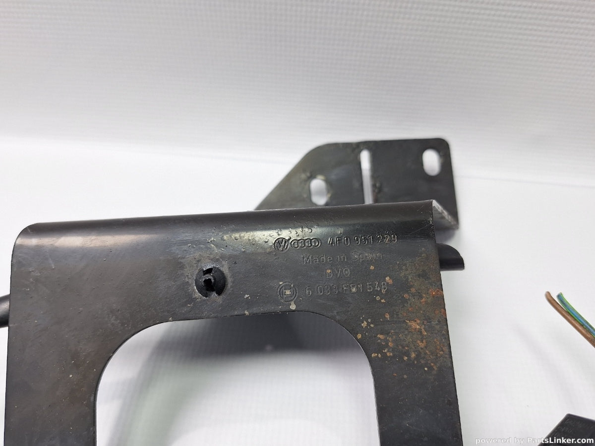 Set claxoane AUDI A6 III Avant (4F5, C6) [ 2005 - 2011 ] TDI (BLB, BRE) 103KW|140HP 4F0951221 , 4F0951229