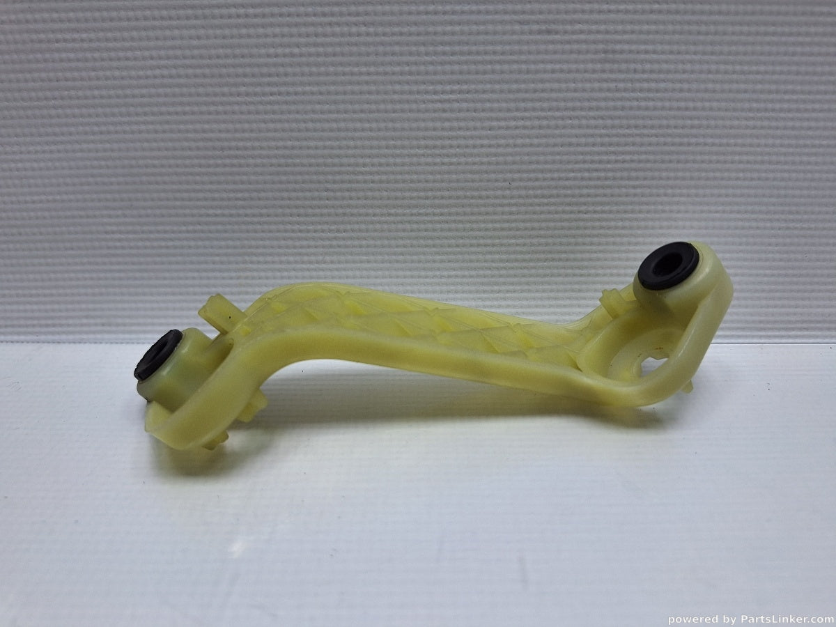 Prindere stop aripa Stanga AUDI A6 III Avant (4F5, C6) [ 2005 - 2011 ] TDI (BLB, BRE) 103KW|140HP 4F9945067