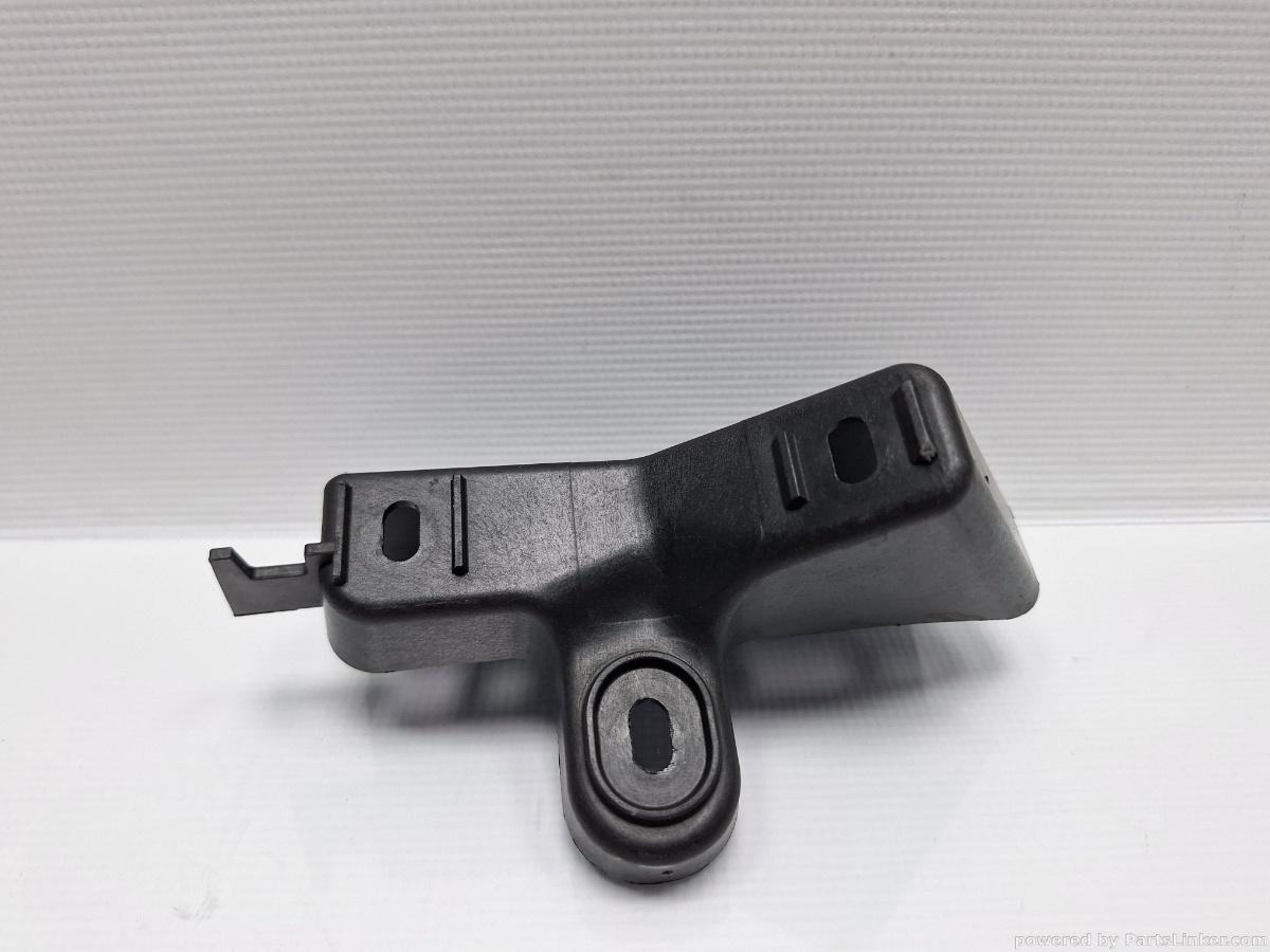 Suport prindere bara dreapta spate AUDI A6 III Avant (4F5, C6) [ 2005 - 2011 ] TDI (BLB, BRE) 103KW|140HP OEM 4F9807898A