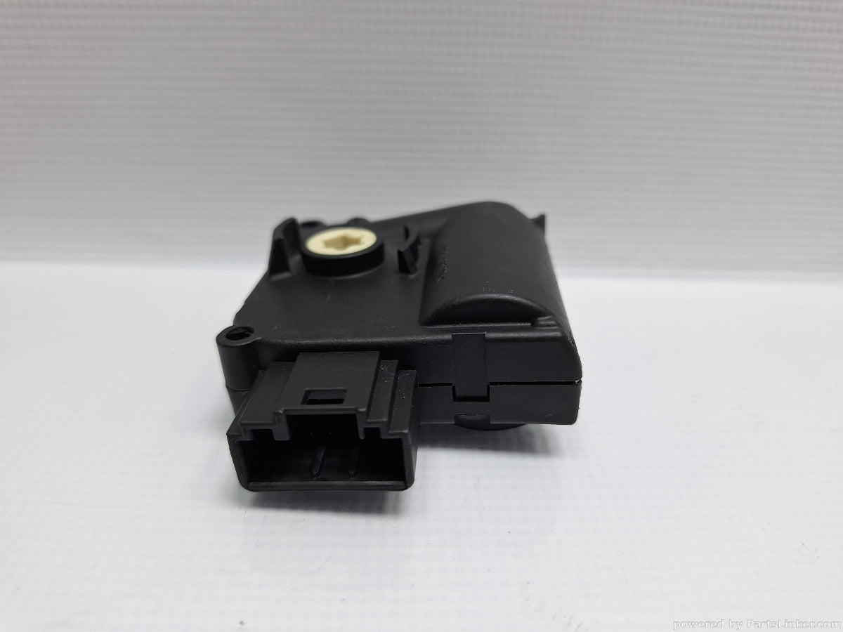 Motoras clapeta aeroterma AUDI A6 III Avant (4F5, C6) [ 2005 - 2011 ] TDI (BLB, BRE) 103KW|140HP BOSCH 0132801359 4F0820511A