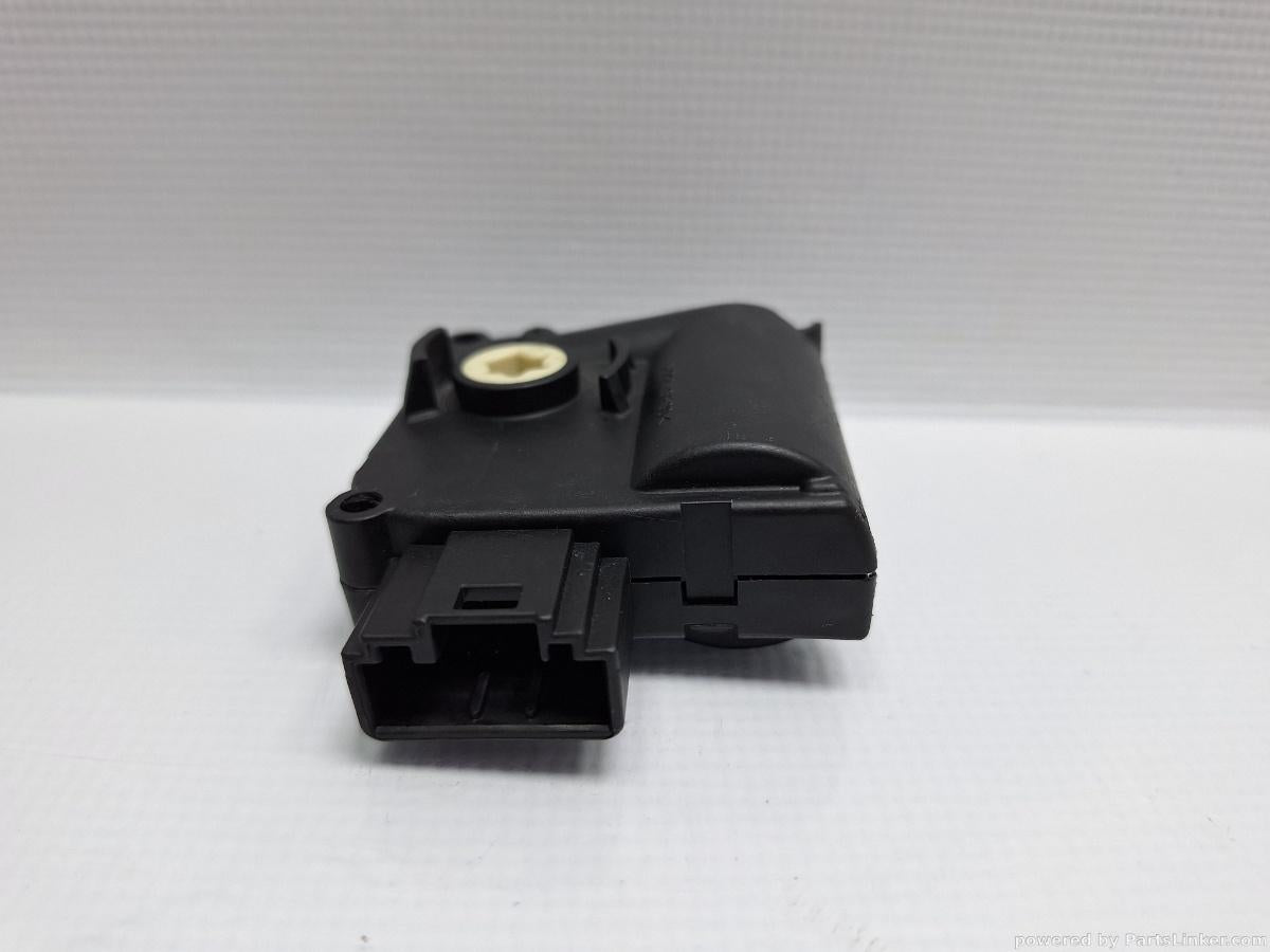 Motoras clapeta aeroterma AUDI A6 III Avant (4F5, C6) [ 2005 - 2011 ] TDI (BLB, BRE) 103KW|140HP BOSCH 0132801359 OEM 4F0820511A