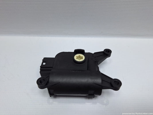 Motoras clapeta aeroterma AUDI A6 III Avant (4F5, C6) [ 2005 - 2011 ] TDI (BLB, BRE) 103KW|140HP BOSCH 0132801358 4F0820511