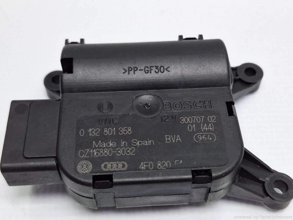 Motoras clapeta aeroterma AUDI A6 III Avant (4F5, C6) [ 2005 - 2011 ] TDI (BLB, BRE) 103KW|140HP BOSCH 0132801358 4F0820511