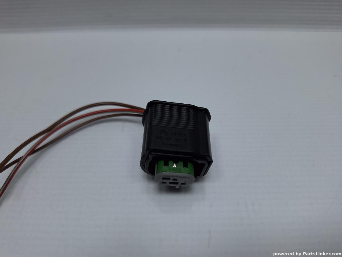 Mufa / conector senzor calitate aer AUDI A6 III Avant (4F5, C6) [ 2005 - 2011 ] TDI (BLB, BRE) 103KW|140HP OEM 4B0972883A