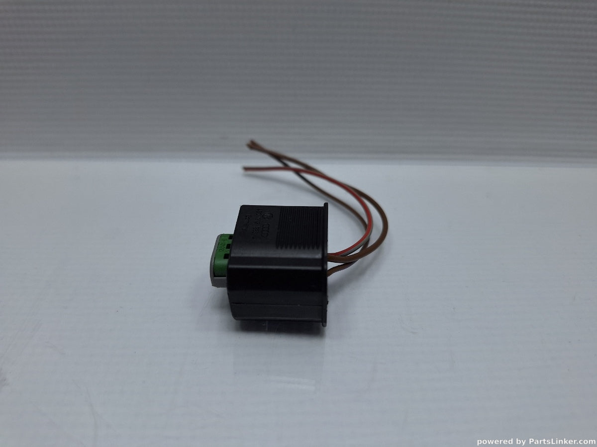 Mufa / conector senzor calitate aer AUDI A6 III Avant (4F5, C6) [ 2005 - 2011 ] TDI (BLB, BRE) 103KW|140HP 4B0972883A