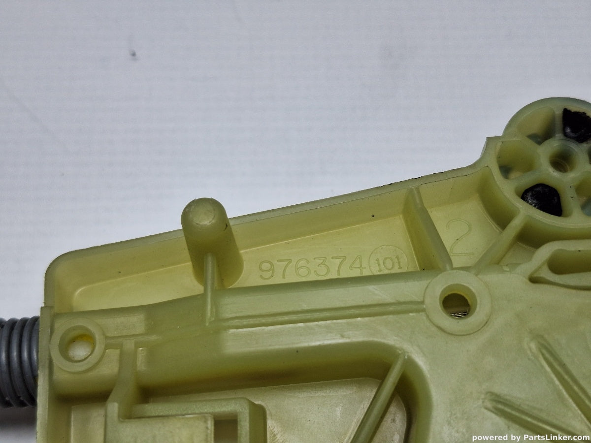 Macara geam stanga spate AUDI A6 III Avant (4F5, C6) [ 2005 - 2011 ] TDI (BLB, BRE) 103KW|140HP 4F0839461B