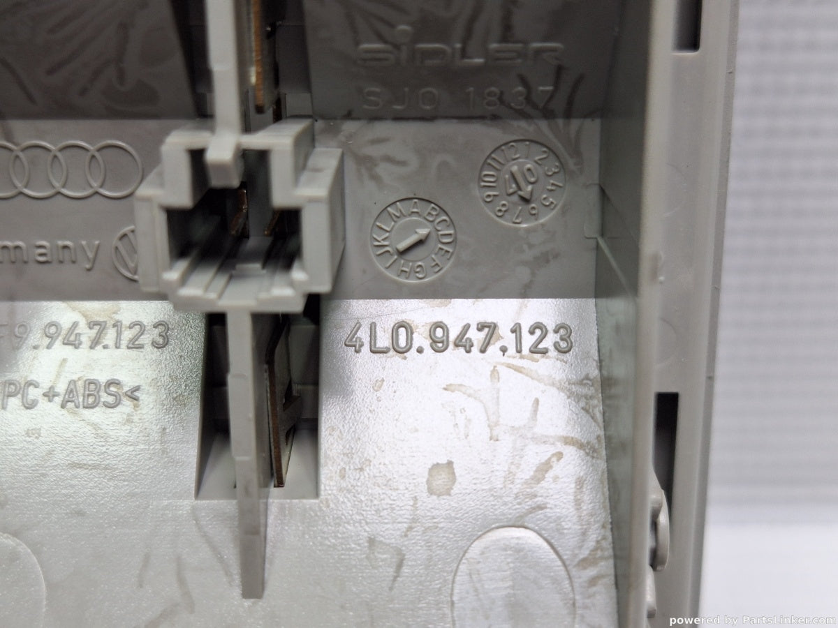 Lampa portbagaj AUDI A6 III Avant (4F5, C6) [ 2005 - 2011 ] TDI (BLB, BRE) 103KW|140HP 4L0947123