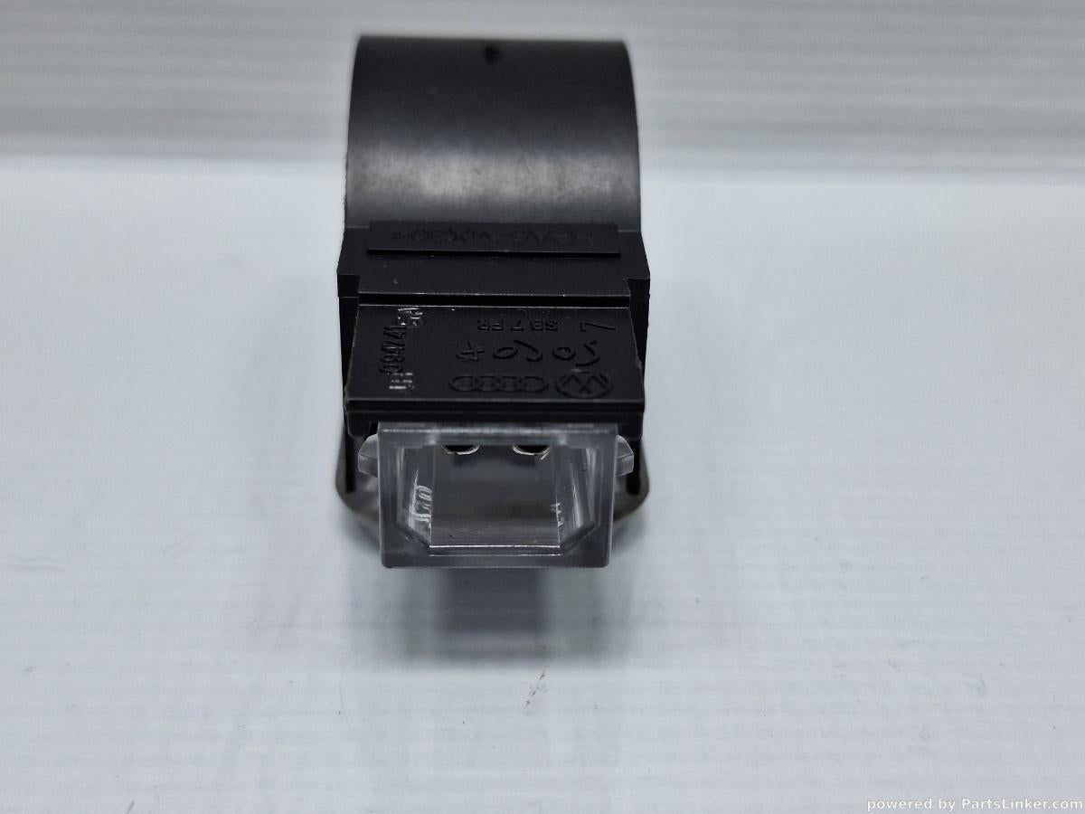 Lampa usa AUDI A6 III Avant (4F5, C6) [ 2005 - 2011 ] TDI (BLB, BRE) 103KW|140HP OEM 4B0947415A