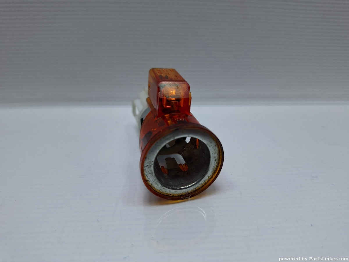 Priza bricheta AUDI A6 III Avant (4F5, C6) [ 2005 - 2011 ] TDI (BLB, BRE) 103KW|140HP 8D0919343