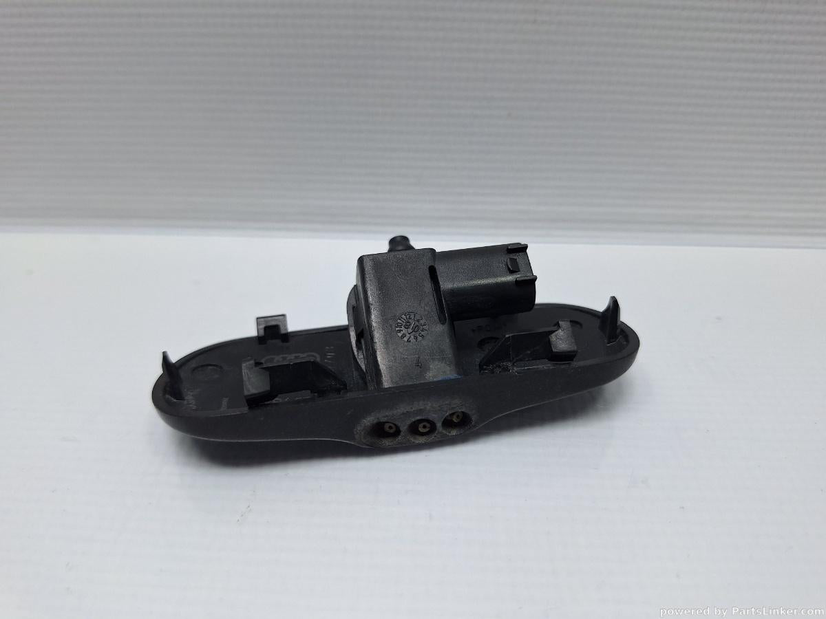 Stopitoare parbriz Stanga AUDI A6 III Avant (4F5, C6) [ 2005 - 2011 ] TDI (BLB, BRE) 103KW|140HP OEM 8T0955987B