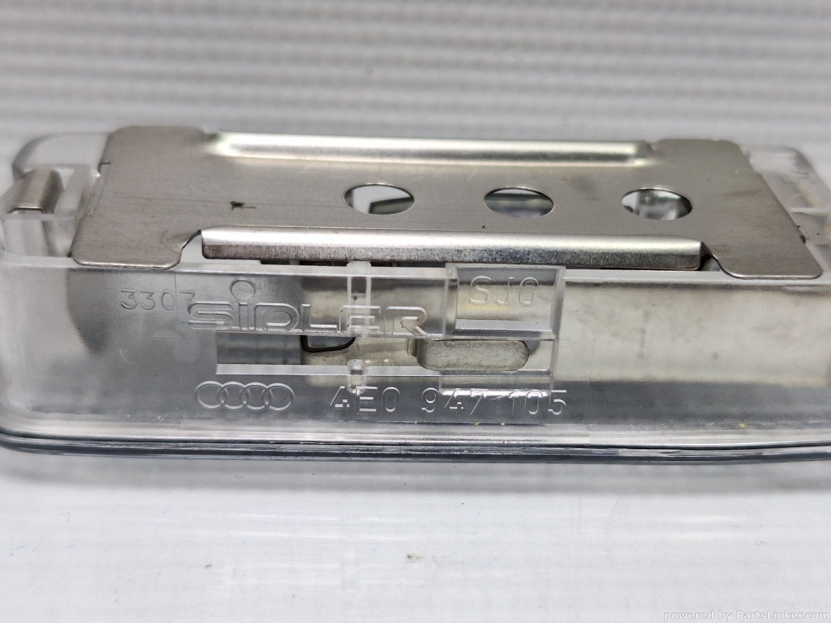 Lampa parasolar AUDI A6 III Avant (4F5, C6) [ 2005 - 2011 ] TDI (BLB, BRE) 103KW|140HP 4E0947105