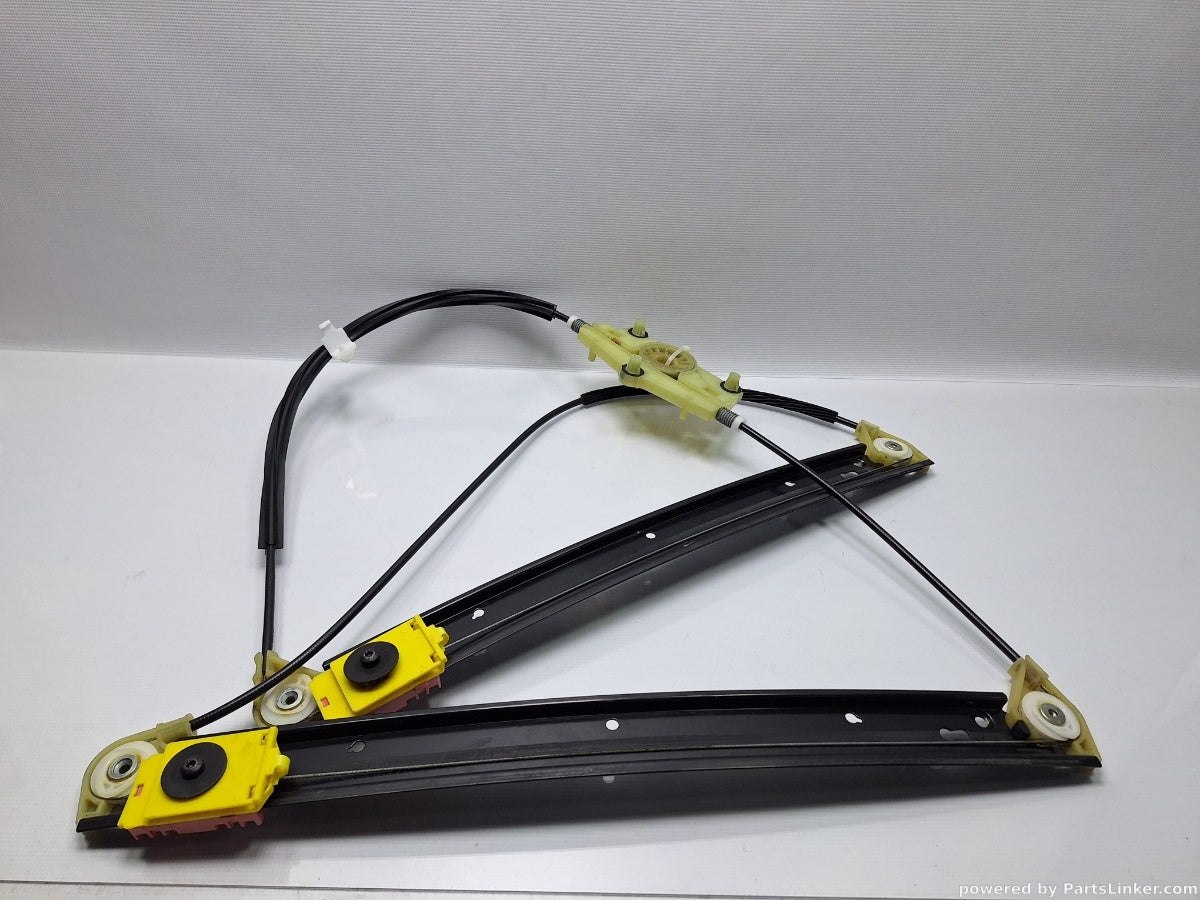 Macara geam dreapta fata AUDI A6 III Avant (4F5, C6) [ 2005 - 2011 ] TDI (BLB, BRE) 103KW|140HP 4F0837462