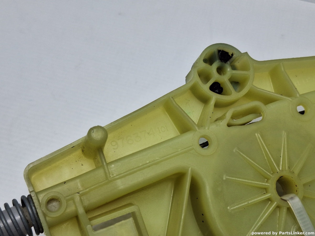 Macara geam stanga fata AUDI A6 III Avant (4F5, C6) [ 2005 - 2011 ] TDI (BLB, BRE) 103KW|140HP 4F0837461