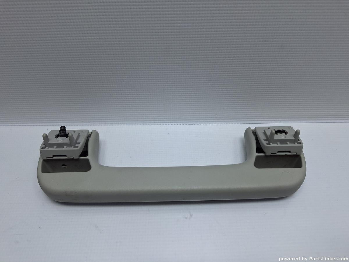 Maner plafon fata AUDI A6 III Avant (4F5, C6) [ 2005 - 2011 ] TDI (BLB, BRE) 103KW|140HP OEM 8P0857607M